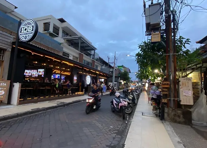 Cozy Kuta - 1 Minute To The By Micky R Hotel Legian (Bali)