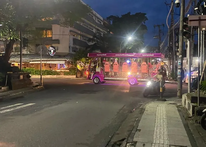 Hotel Cozy Kuta - 1 Minute To The By Micky R