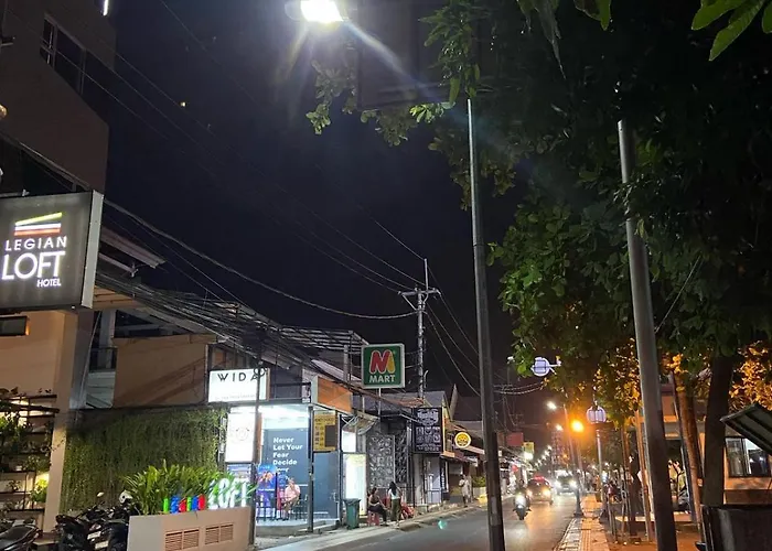 Cozy Kuta - 1 Minute To The By Micky R Hotel